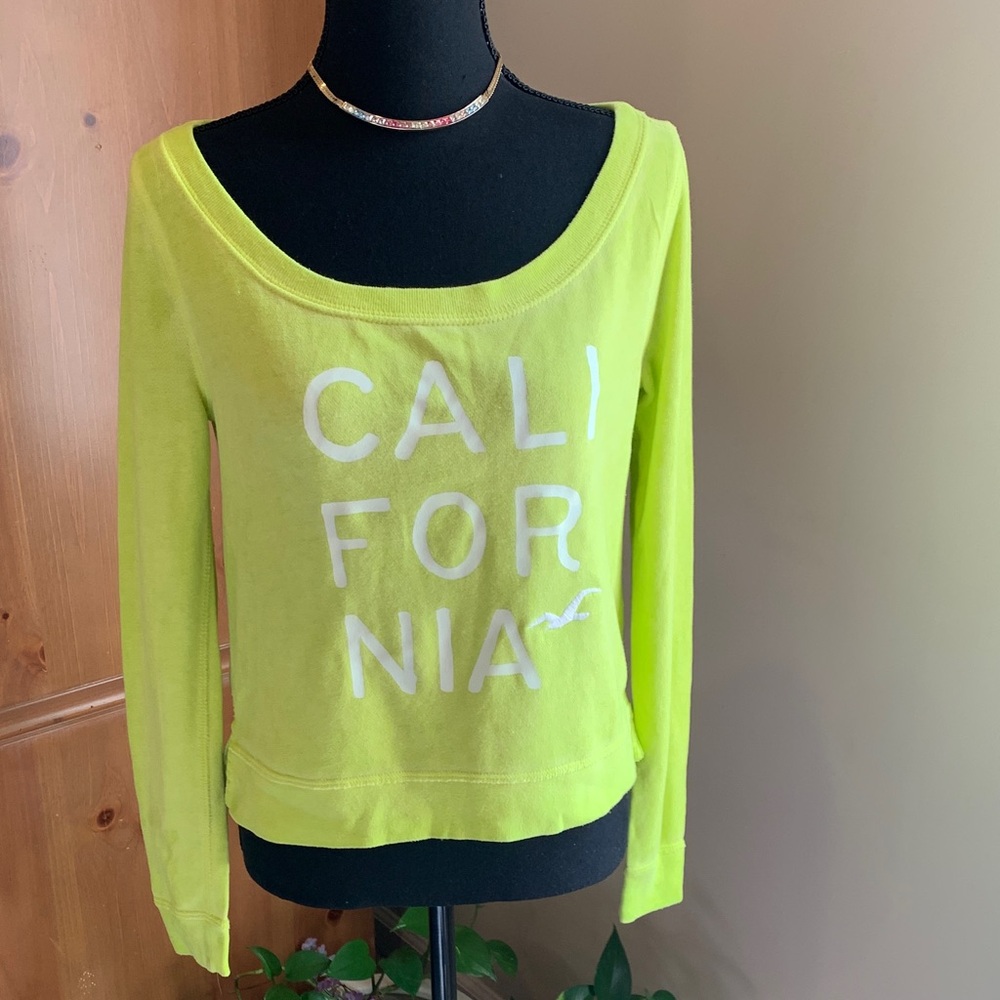 🌹Vintage Hollister California • Women’s Lime 'Green Long-Sleeve Sweatshirt
